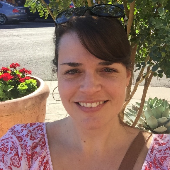 Meet your Posher, Lori - Picture 1 of 1